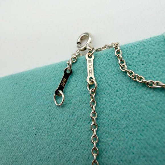 Tiffany & Co. 22mm Elsa peretti open heart pendant on a 16” thick chain - Picture 8 of 9